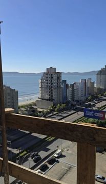 Apartamento com vista mar em Itapema