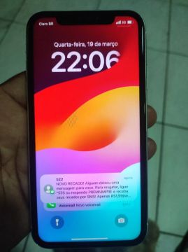  iPhone XR, com 128 Gb de memória 