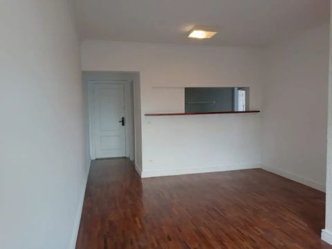 Apartamento para aluguel possui 80 metros quadrados com 3 quartos em Vila Monumento - São 