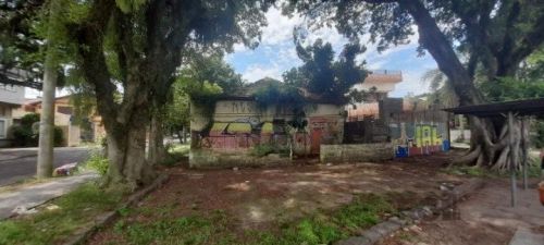 Terreno de esquina, em Ipanema na zona sul de Porto Alegre! Com uma localização privilegia