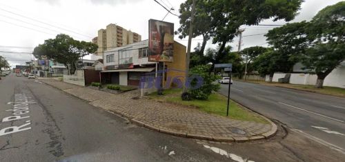 Prédio de esquina à venda no Novo Mundo