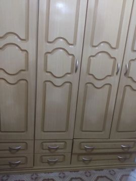 Guarda roupa vende se