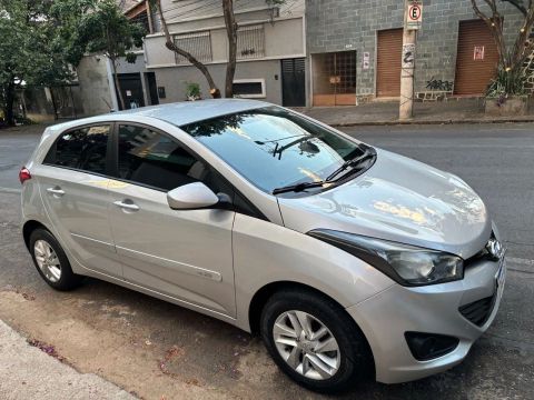 Hb20  automático 1.6 novíssimo 