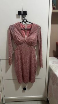 VESTIDO USADO APENAS 1 vez 