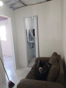 Alugar uma casa quarto e sala cozinha e banheiro 