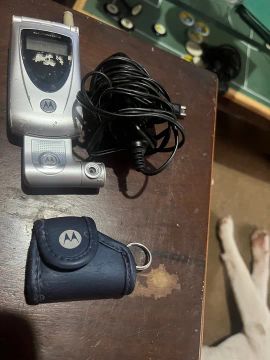 T731 Motorola Vintage Flip Celular Gsm
