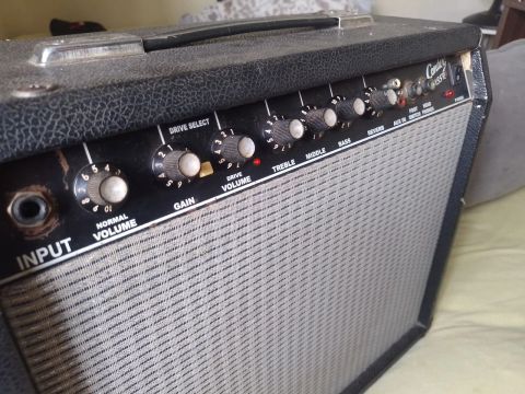Amplificador Guitarra Condor X35R aceito troca em algo compatível com o valor .