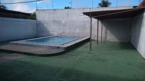 Casa com piscina no Bairro Paraíso - Santana