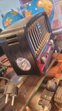 Rádio Portátil Vintage - Estilo Clássico
