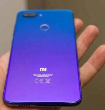 Xiaomi 8 lite + cartão de memória 128 gigas