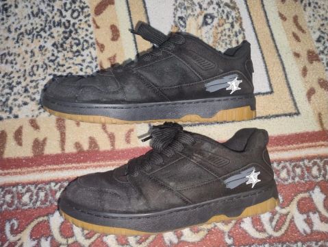 Vendo Tenis Preto