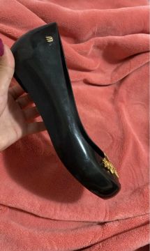 Sapatilha Feminina Preta com Detalhe Dourado