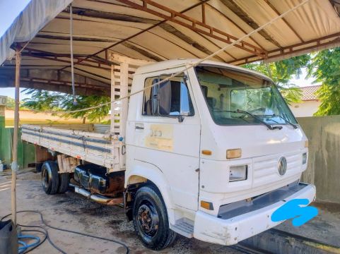 Caminhão VW 8.140