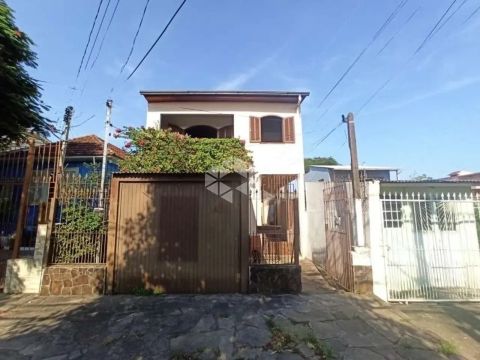CASA DE 184 M², 4 DORMITÓRIOS, 1 VAGA NO BAIRRO PARTENON