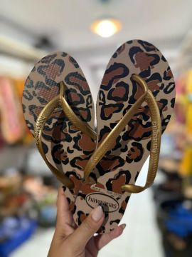 Havaianas feminina - estampa de onça 