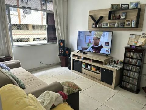 Apartamento 2 Quartos todo reformado em Localização Nobre