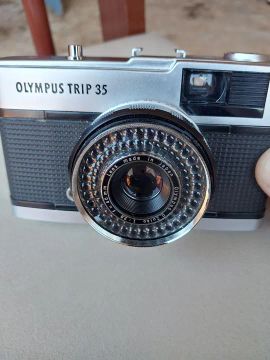 Câmera Olympus Trip 35