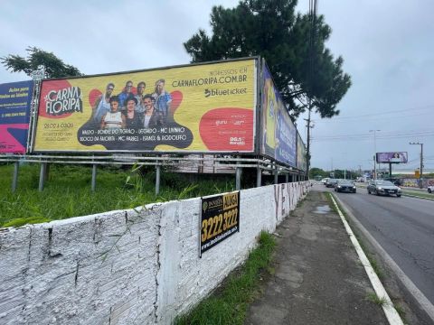 Terreno com viabilidade residencial e comercial, com 1247m² para locação em Capoeiras.