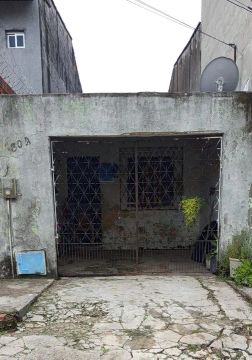 Vendo casa em uma ótima localização, perto de farmácias,escola e posto de saúde!