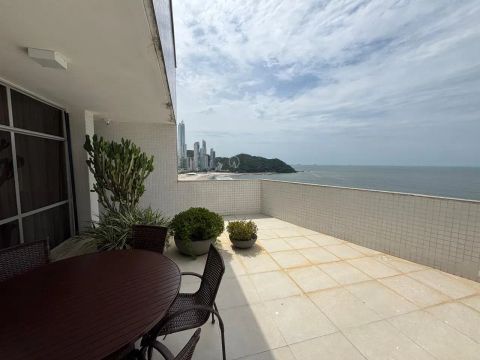 FRENTE MAR, AMPLO, ÓTIMA LOCALIZAÇÃO!!!!