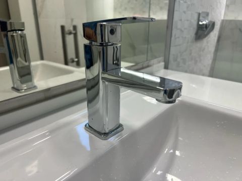 Torneiras de banheiro e cozinha