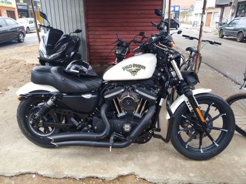 Harley Davidson 883 iron