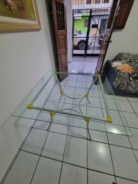 Mesa para quatro lugares 