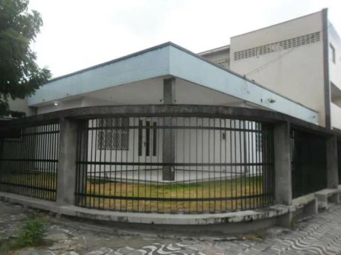 Casa à venda no bairro Parquelândia