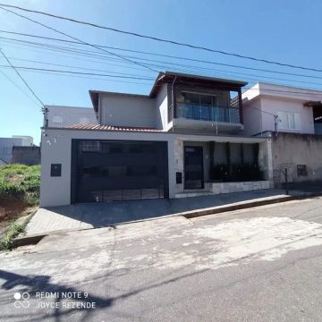 Casa a venda próximo ao Novo Fórum em Varginha MG 