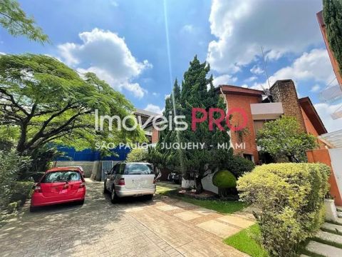 Linda casa em condomínio no melhor bairro de São Paulo