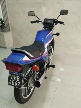 CB 400 Placa ?Preta?