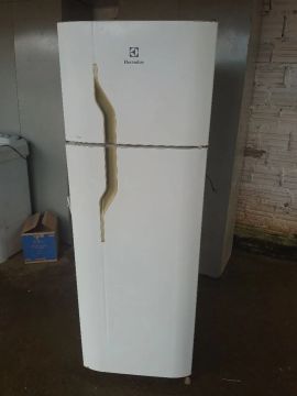 Geladeira Electrolux Duplex Usada gelo seco 