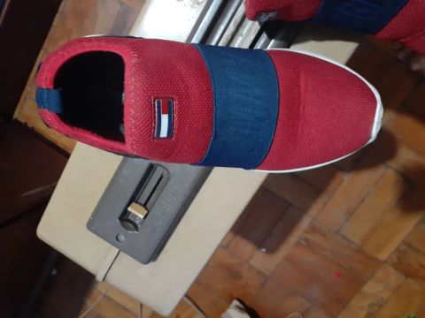 Tênis Casual Vermelho e Azul