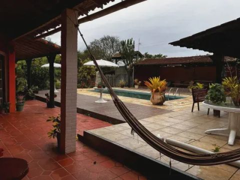 Sitio em Carapebus com 4 Alqureires e casa sede com 5 suites e piscina
