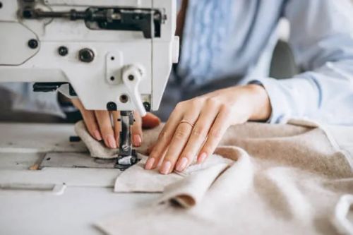 Precisa-se de costureira com experiência - Vitória-ES