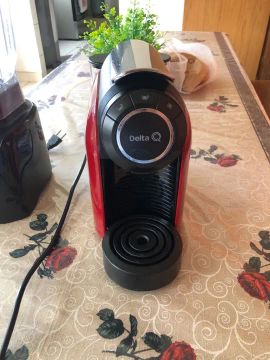 Máquina de Café Delta Q Vermelha