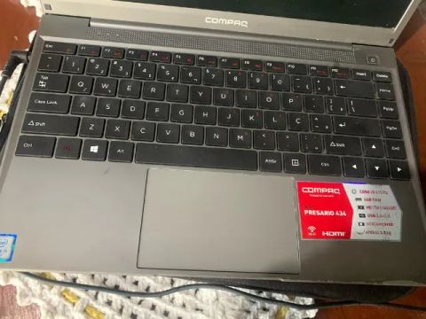 Vende se Notebook COMPAQ 