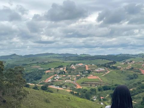 Terrenos de 600m² em Igaratá  Condomínio Fechado com Infraestrutura e Contato com a Nature