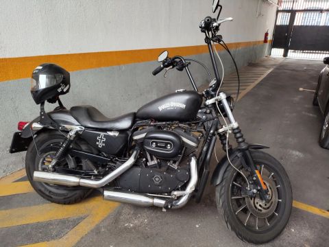 Harley Davidson sportster Xl 883R 2008 preta