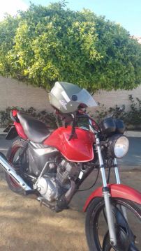 Moto Honda  125 - Vermelha - Ótimo estado