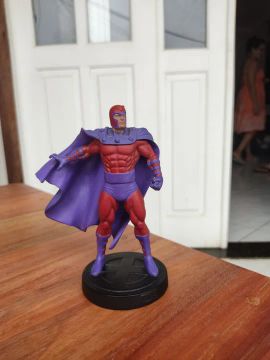 Magneto - Action Figure em Resina