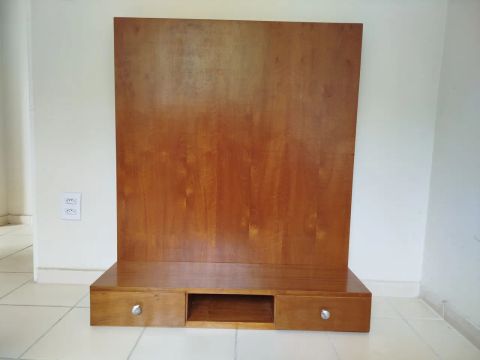 Rack de Parede em Madeira Maciça