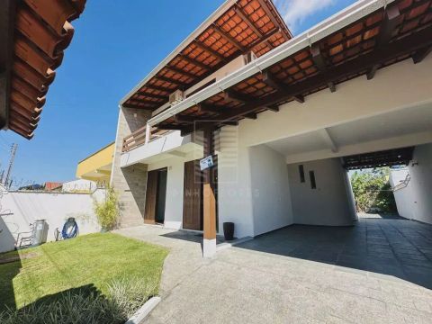 Casa Com Vista Mar | 50m da Praia | Mobiliada