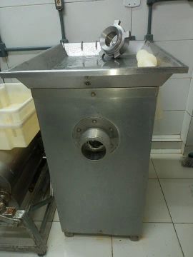 Moedor de carne industrial CAF106  7,5CV Trifásico 