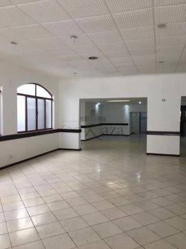 Ponto Comercial - Vila Adyanna - 340m².