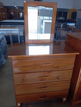 COMODA DE MADEIRA COM ESPELHO NOVA