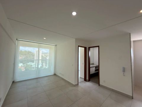 ALUGO QUARTO E SALA COM ARMÁRIOS