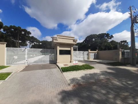 Imóvel para venda possui 145 metros quadrados em Umbará - Curitiba - PR