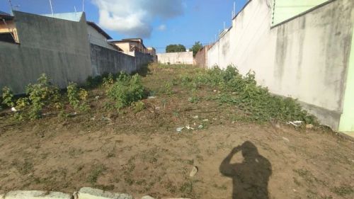 Vende-se terreno no centro de Macaíba 