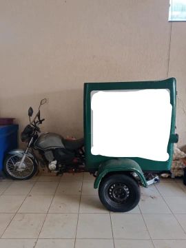 *Oportunidade* TRICICLO BAÚ